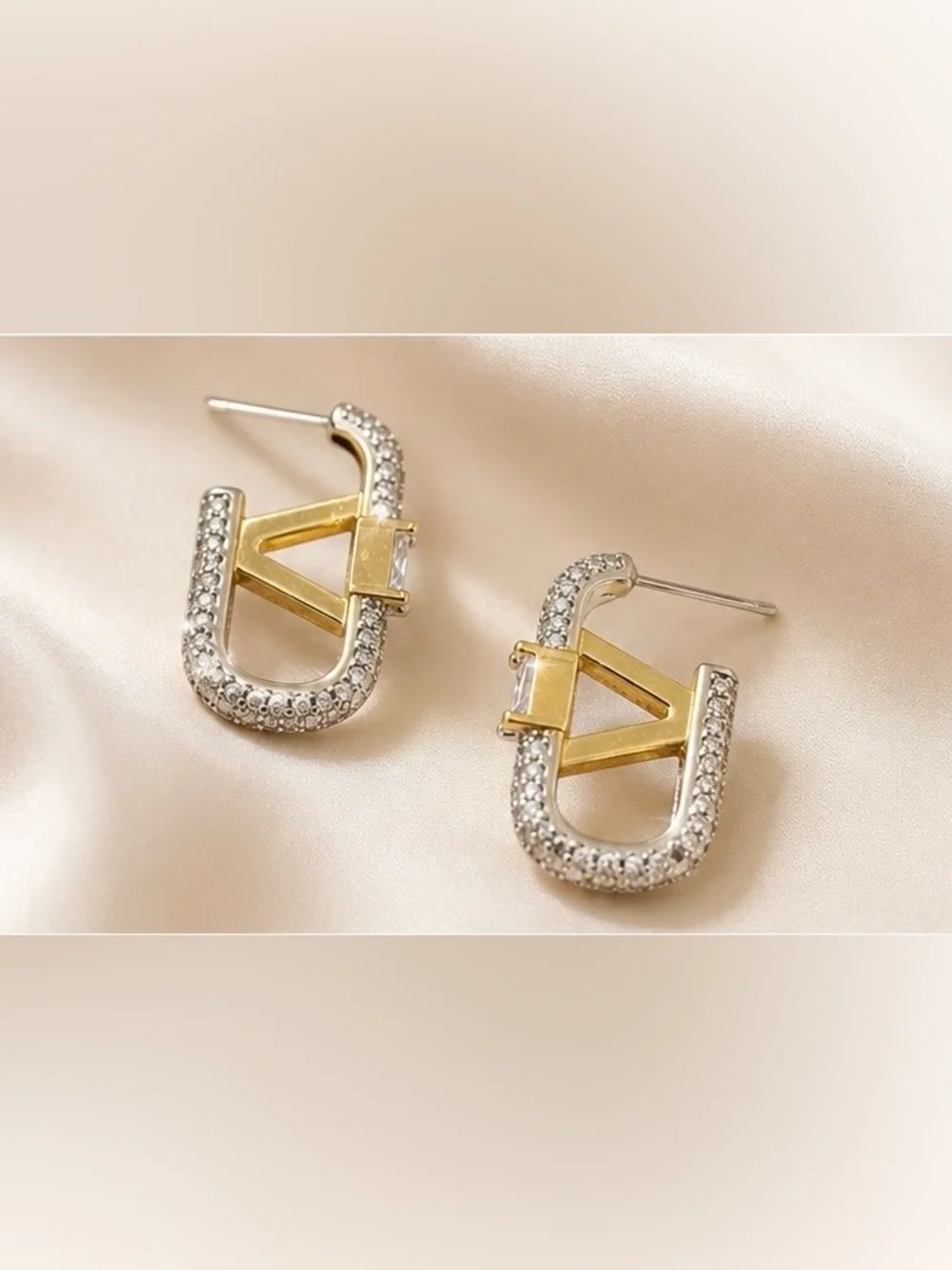 Luxury Crystal Initial “V” Earrings – Gold Tone CZ Letter V Studs | ✨